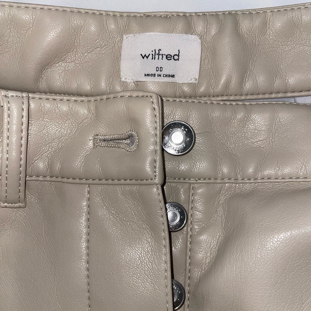 Wilfred Modern Cargo Vegan Leather Pant in Size 00